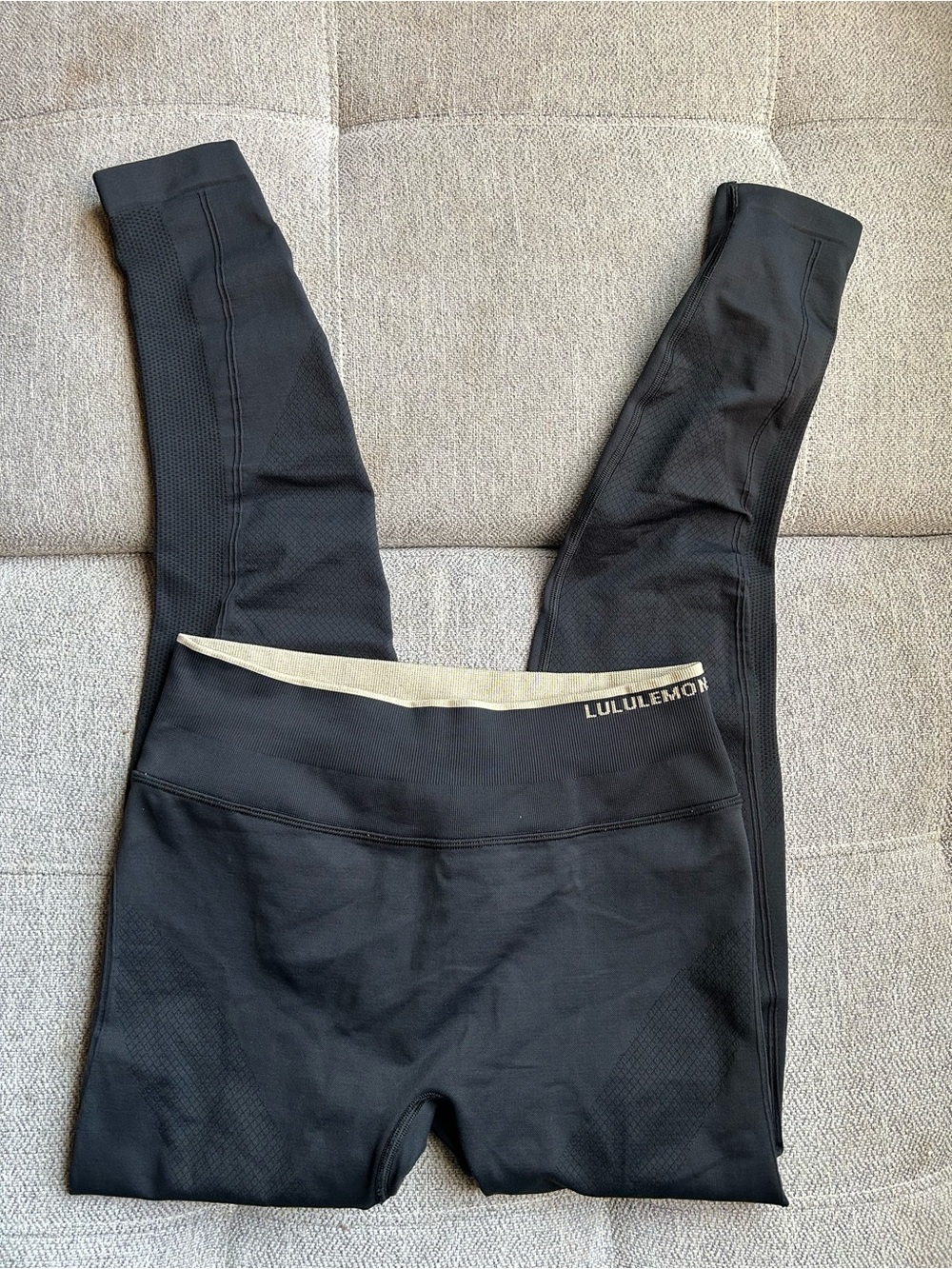 lululemon iconic sweat tight 25”